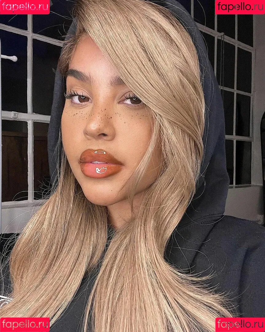 Malaika Terry / malaikaterry / malaikaterryy Onlyfans Photo Gallery 