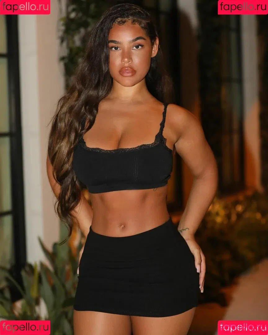 Malaika Terry / malaikaterry / malaikaterryy Onlyfans Photo Gallery 