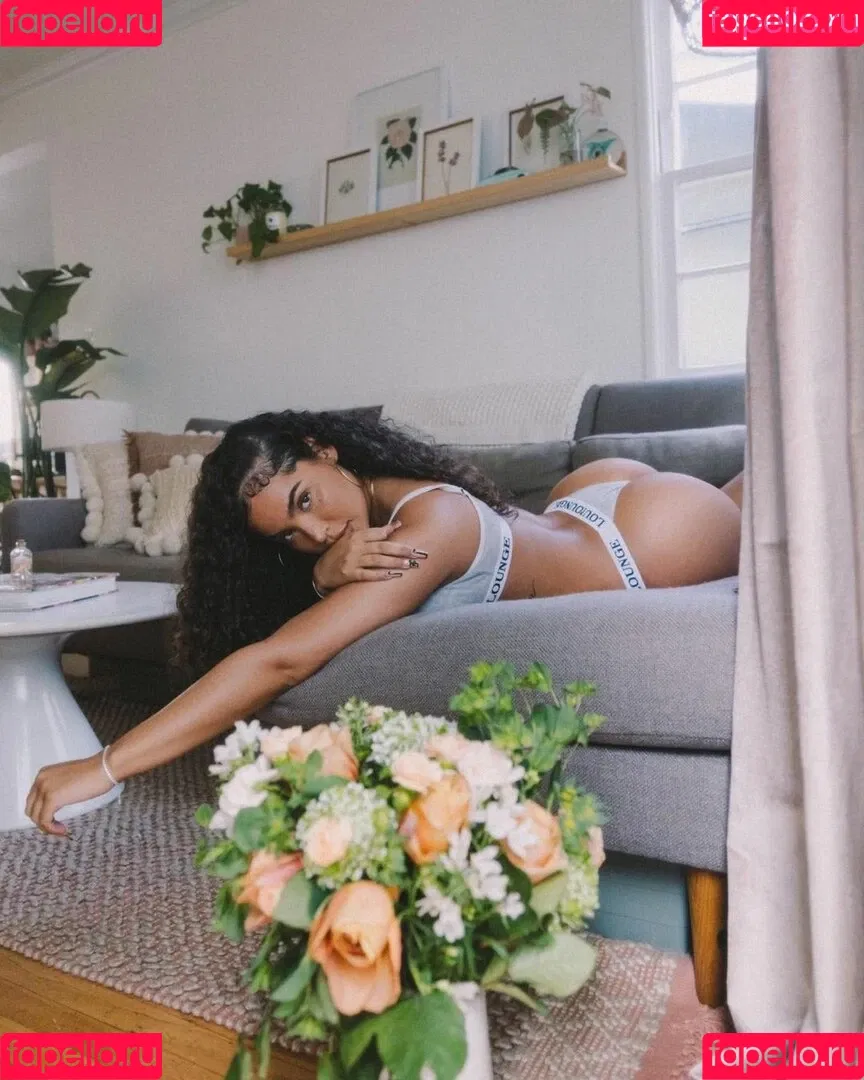 Malaika Terry / malaikaterry / malaikaterryy Onlyfans Photo Gallery 