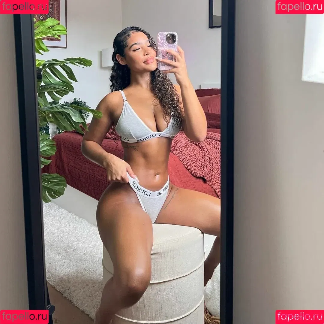 Malaika Terry / malaikaterry / malaikaterryy Onlyfans Photo Gallery 