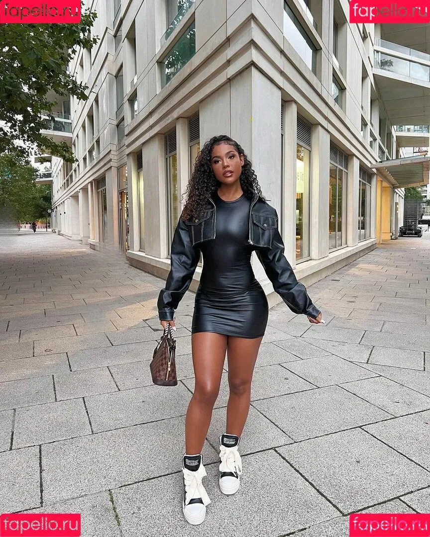 Malaika Terry / malaikaterry / malaikaterryy Onlyfans Photo Gallery 