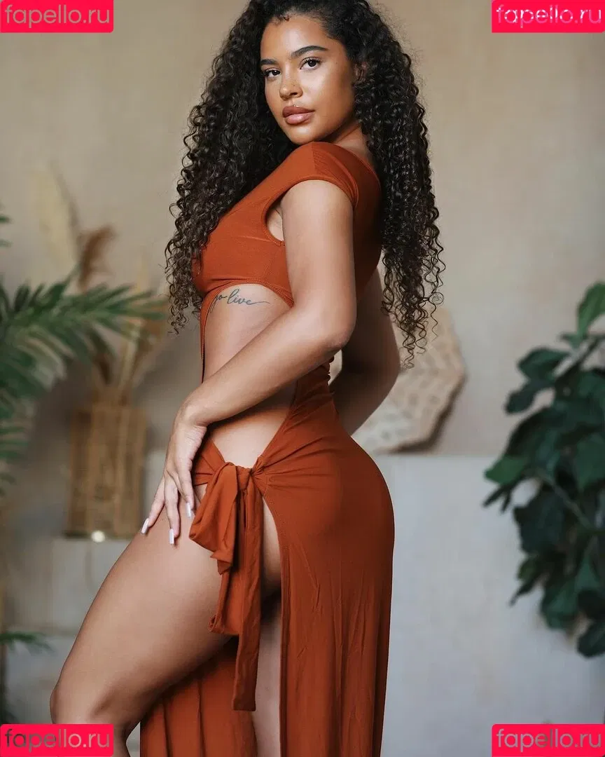Malaika Terry / malaikaterry / malaikaterryy Onlyfans Photo Gallery 