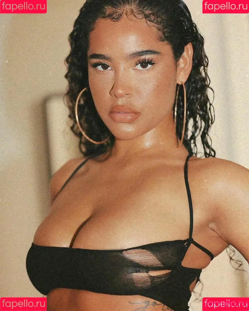 Malaika Terry / malaikaterry / malaikaterryy Onlyfans Photo Gallery 