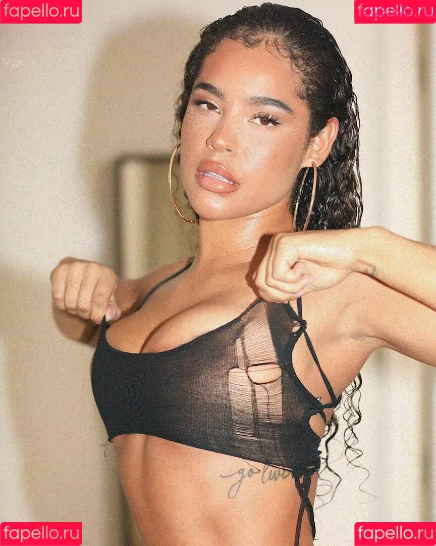 Malaika Terry / malaikaterry / malaikaterryy Onlyfans Photo Gallery 
