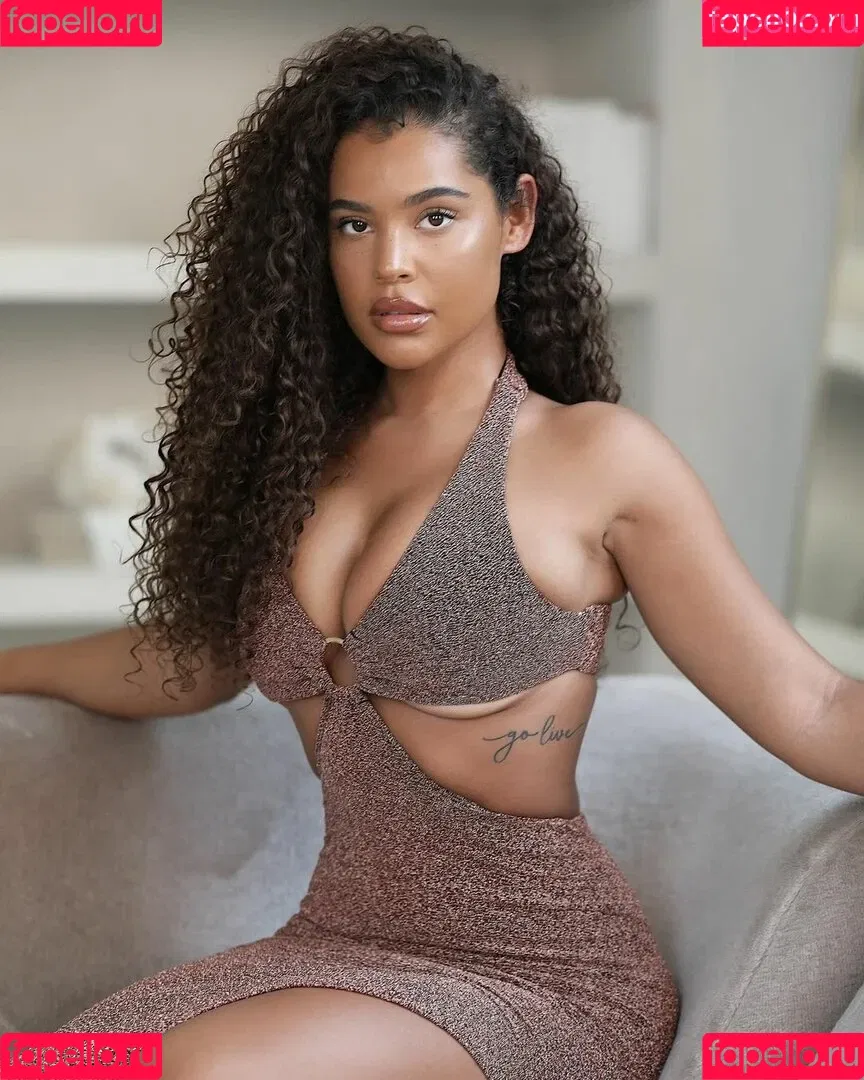 Malaika Terry / malaikaterry / malaikaterryy Onlyfans Photo Gallery 