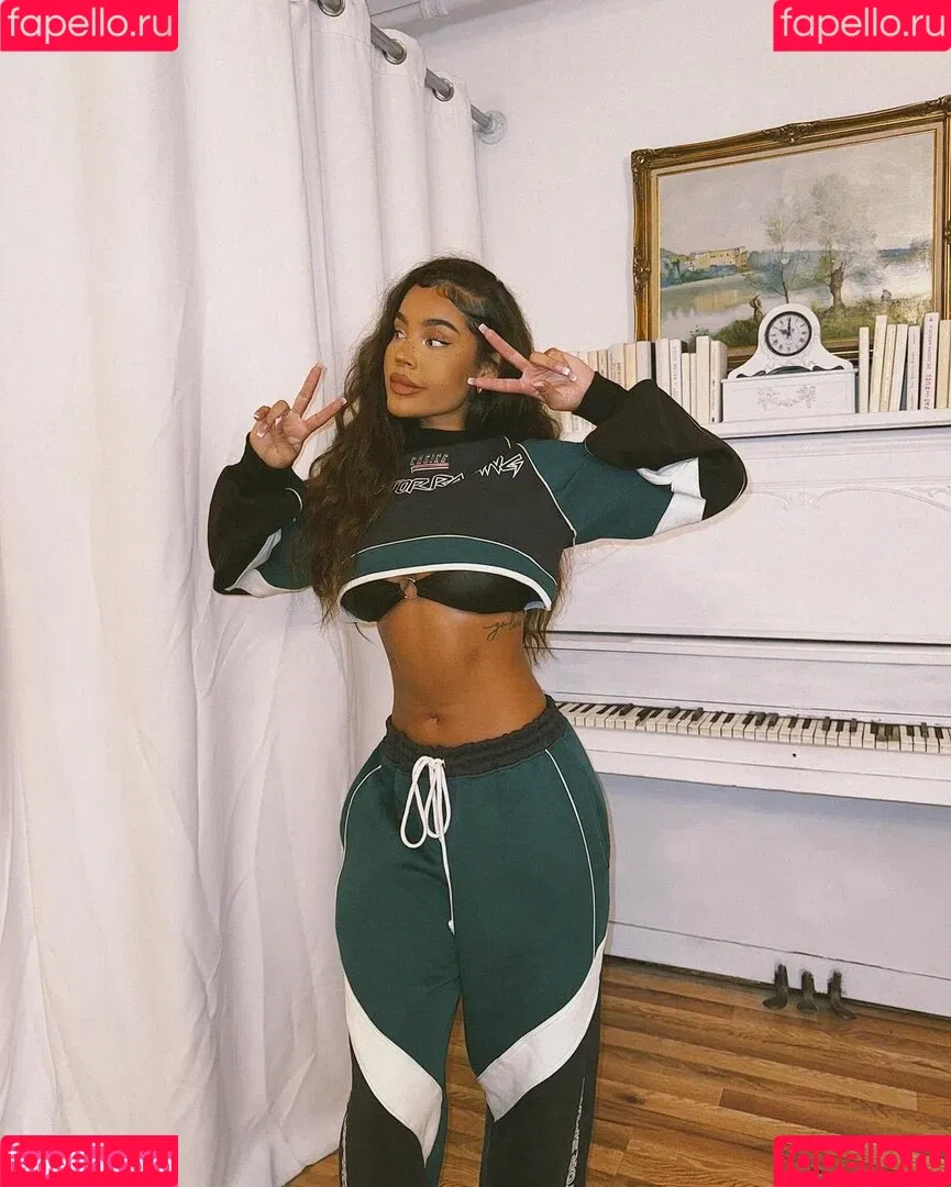 Malaika Terry / malaikaterry / malaikaterryy Onlyfans Photo Gallery 