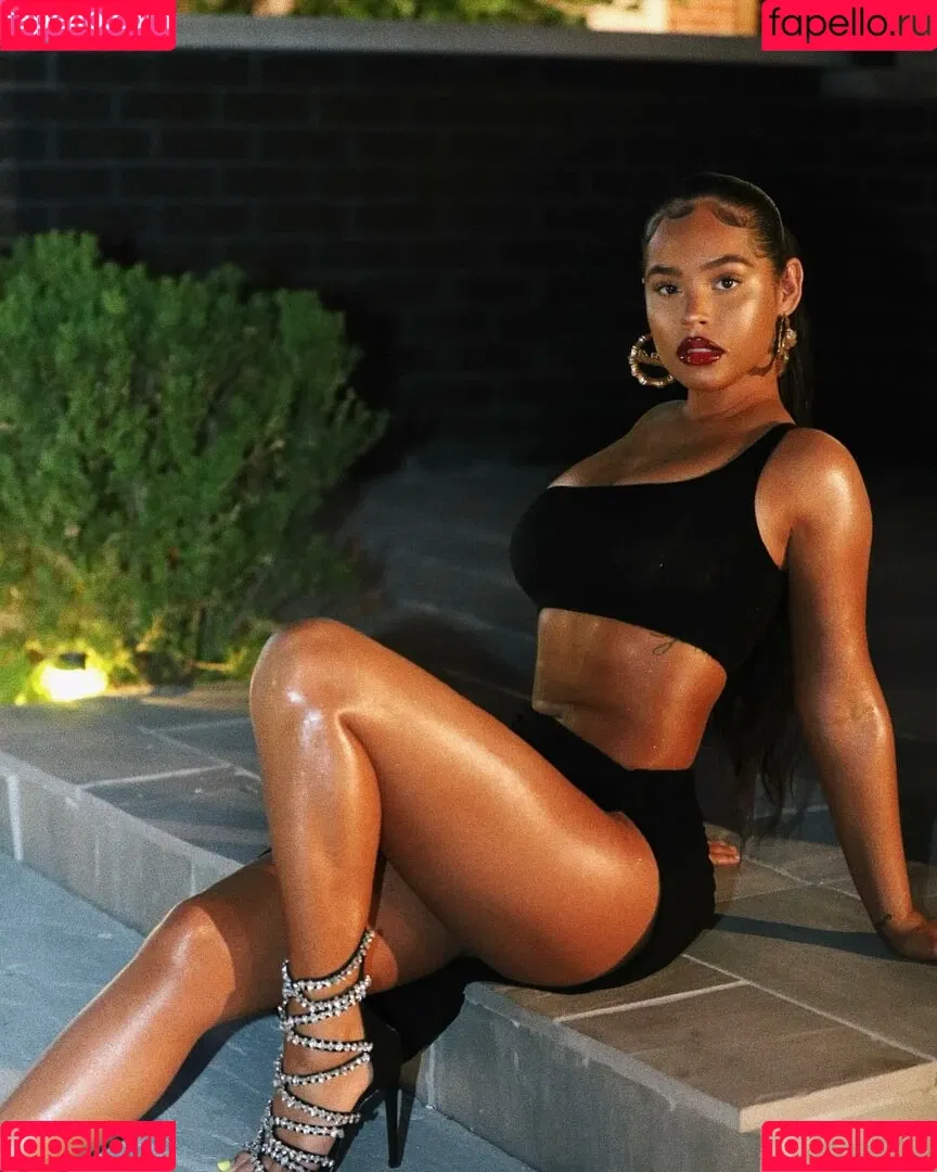 Malaika Terry / malaikaterry / malaikaterryy Onlyfans Photo Gallery 