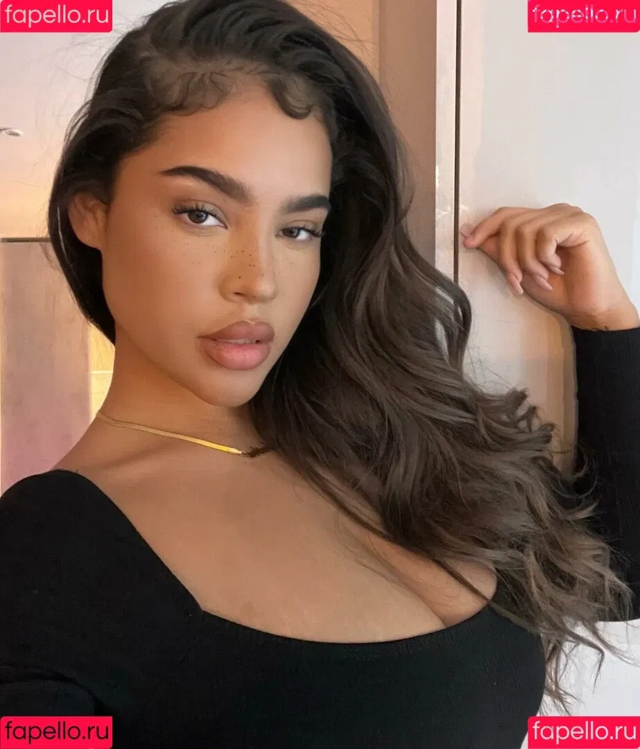Malaika Terry / malaikaterry / malaikaterryy Onlyfans Photo Gallery 