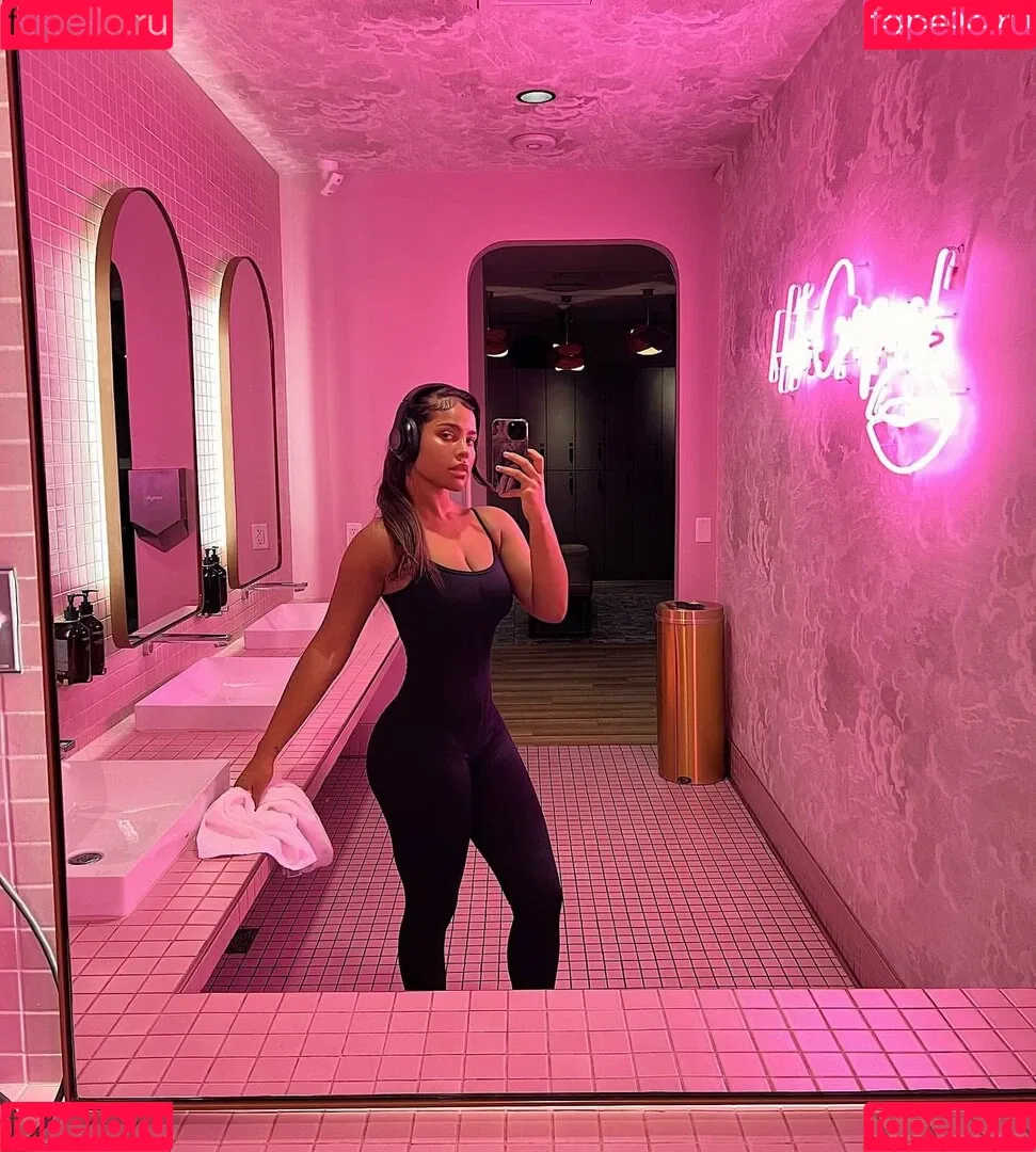 Malaika Terry / malaikaterry / malaikaterryy Onlyfans Photo Gallery 