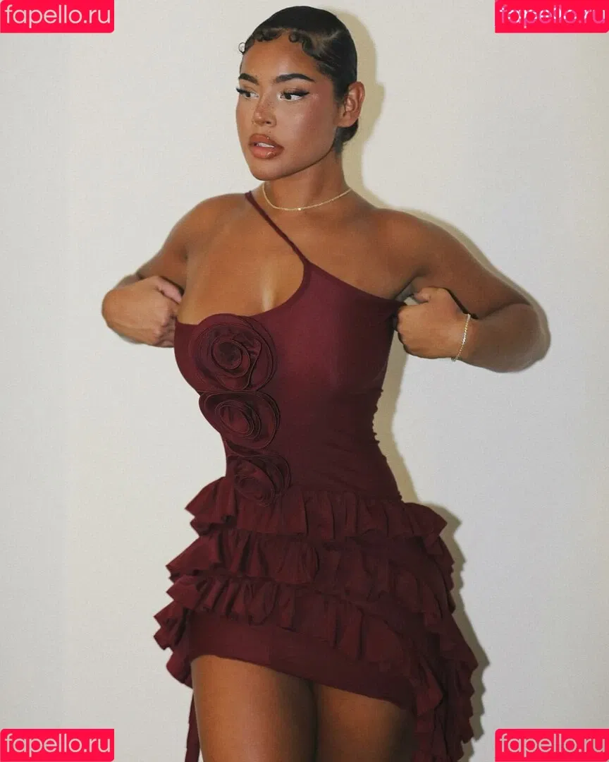 Malaika Terry / malaikaterry / malaikaterryy Onlyfans Photo Gallery 