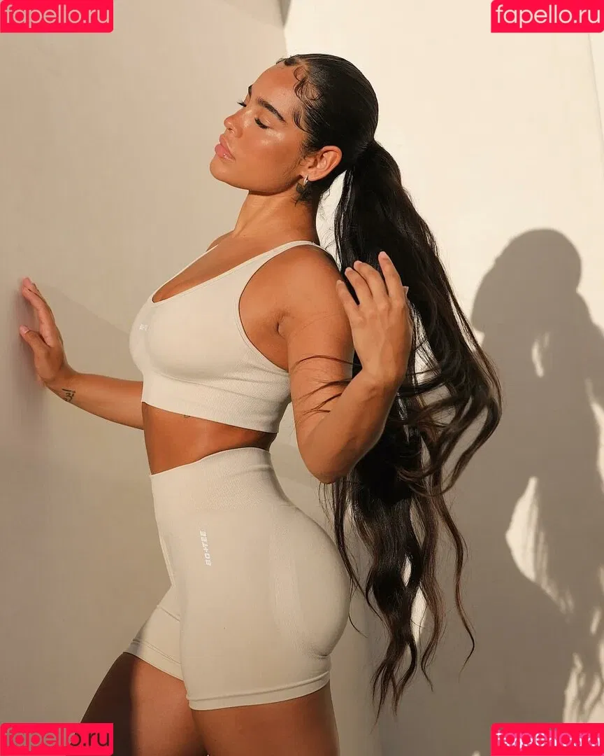 Malaika Terry / malaikaterry / malaikaterryy Onlyfans Photo Gallery 