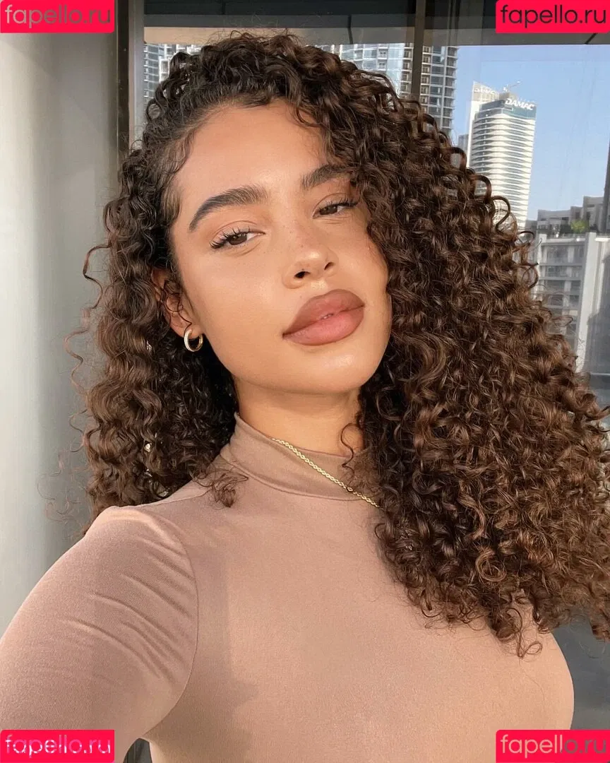 Malaika Terry / malaikaterry / malaikaterryy Onlyfans Photo Gallery 