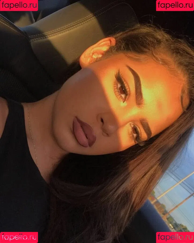 Malaika Terry / malaikaterry / malaikaterryy Onlyfans Photo Gallery 