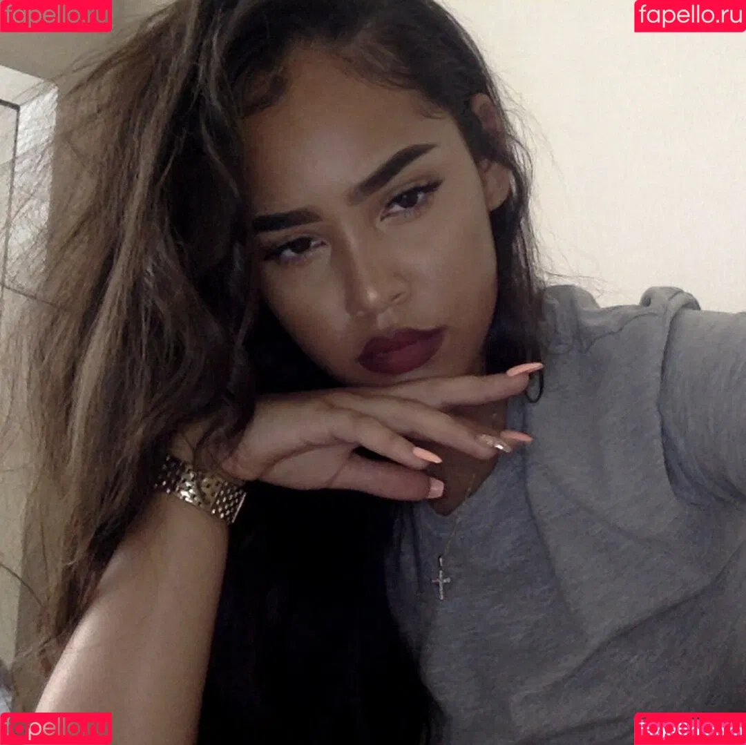 Malaika Terry / malaikaterry / malaikaterryy Onlyfans Photo Gallery 