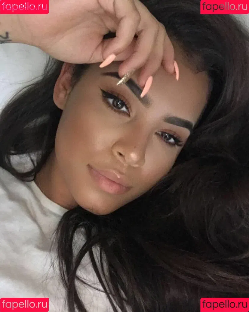 Malaika Terry / malaikaterry / malaikaterryy Onlyfans Photo Gallery 