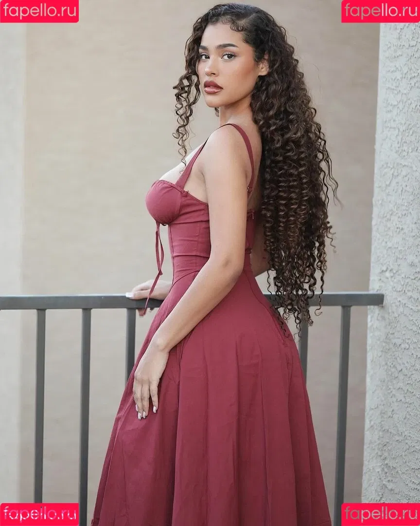 Malaika Terry / malaikaterry / malaikaterryy Onlyfans Photo Gallery 