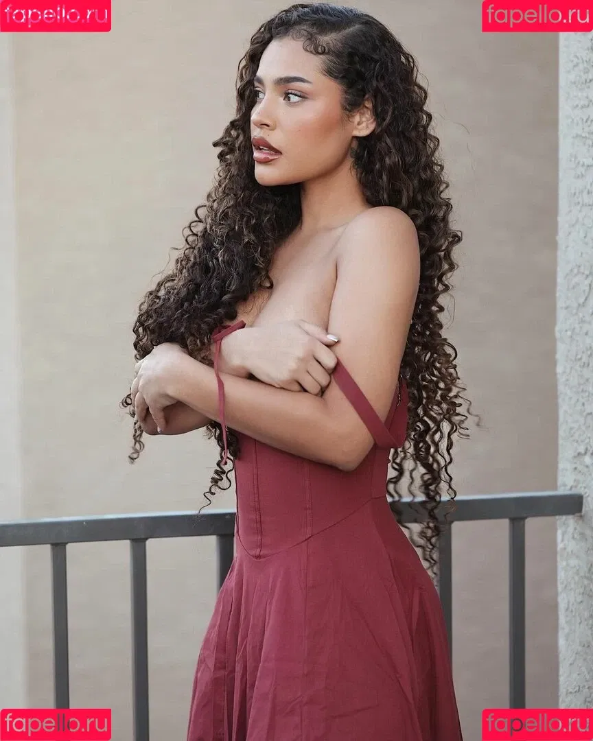 Malaika Terry / malaikaterry / malaikaterryy Onlyfans Photo Gallery 