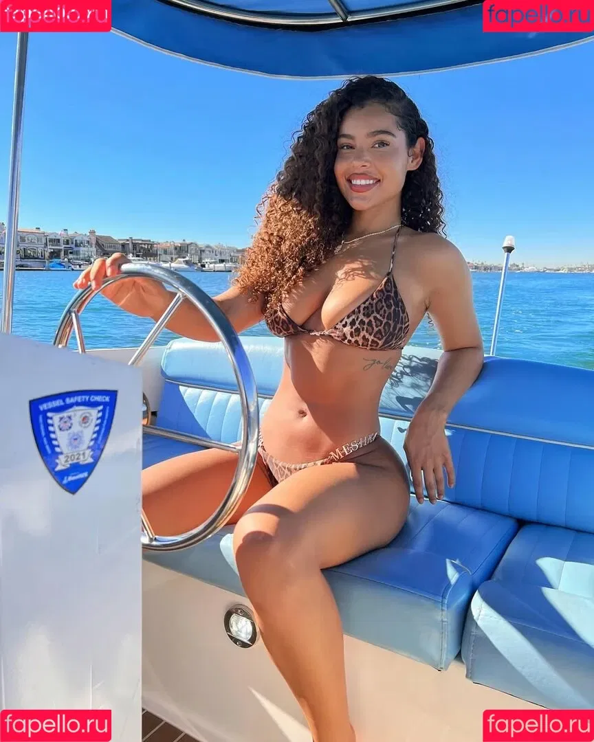 Malaika Terry / malaikaterry / malaikaterryy Onlyfans Photo Gallery 