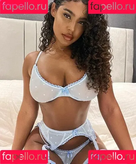 Malaika Terry / malaikaterry / malaikaterryy Onlyfans Photo Gallery 