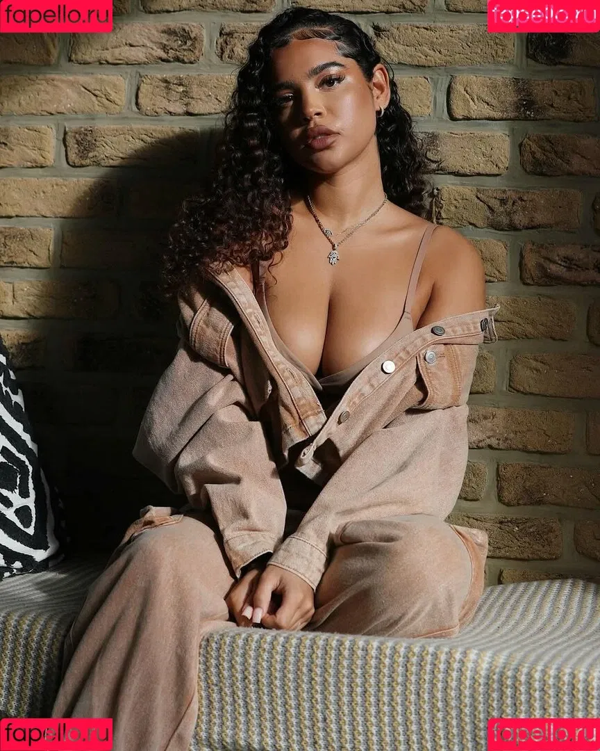 Malaika Terry / malaikaterry / malaikaterryy Onlyfans Photo Gallery 