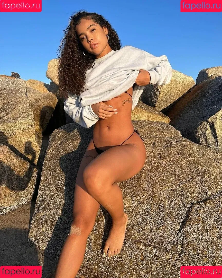 Malaika Terry / malaikaterry / malaikaterryy Onlyfans Photo Gallery 