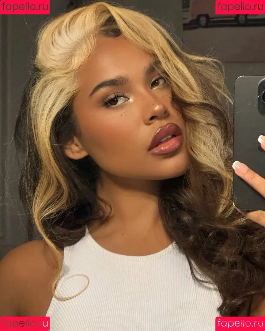 Malaika Terry / malaikaterry / malaikaterryy Onlyfans Photo Gallery 