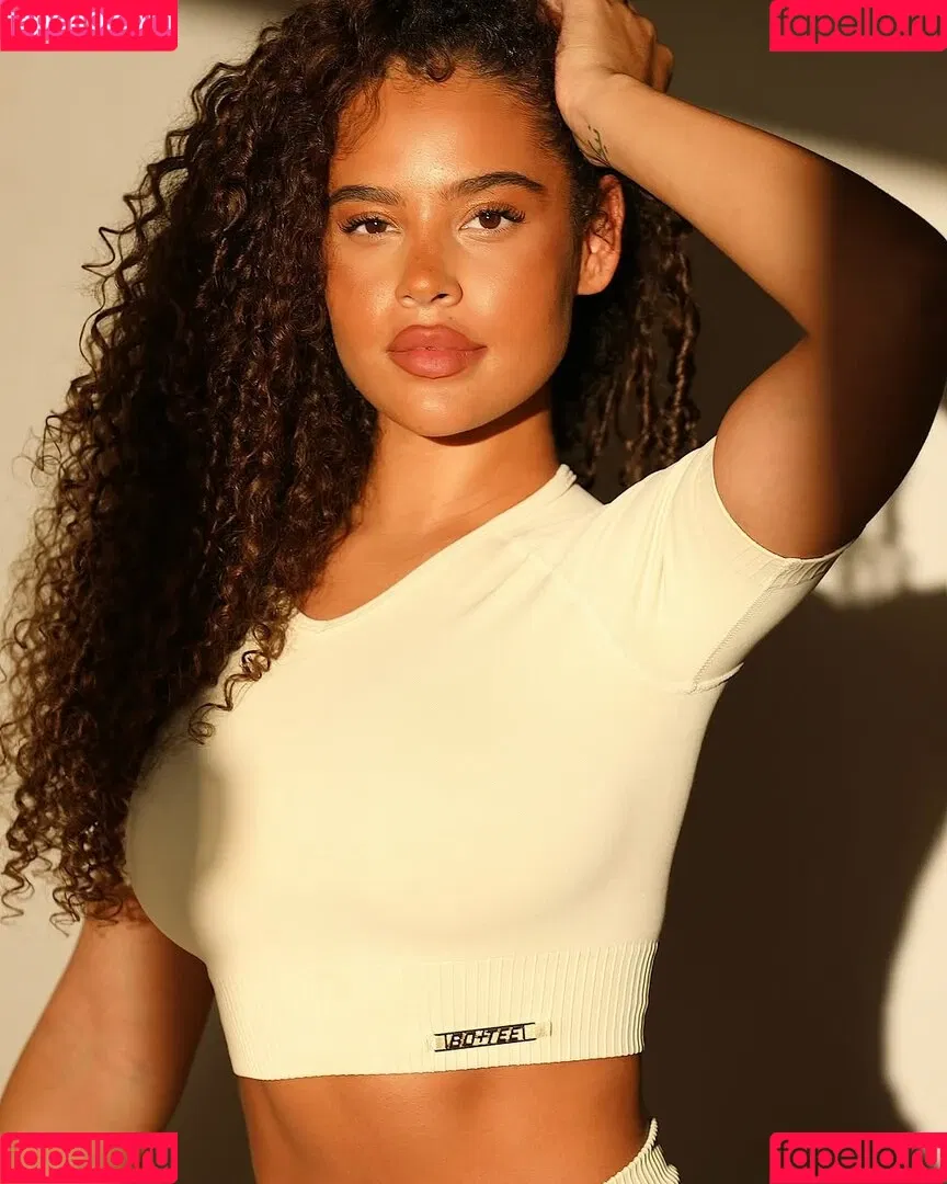 Malaika Terry / malaikaterry / malaikaterryy Onlyfans Photo Gallery 