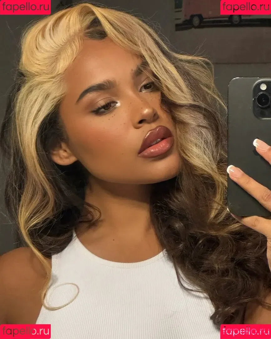 Malaika Terry / malaikaterry / malaikaterryy Onlyfans Photo Gallery 