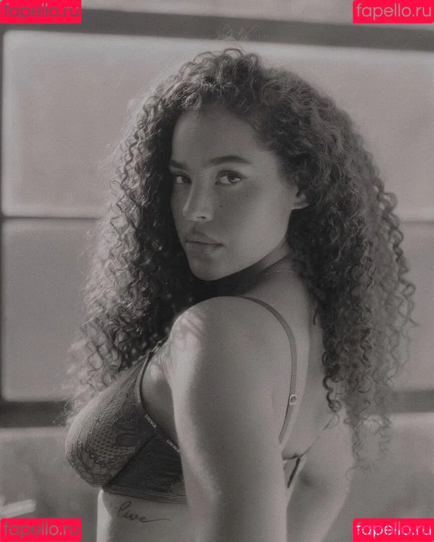 Malaika Terry / malaikaterry / malaikaterryy Onlyfans Photo Gallery 