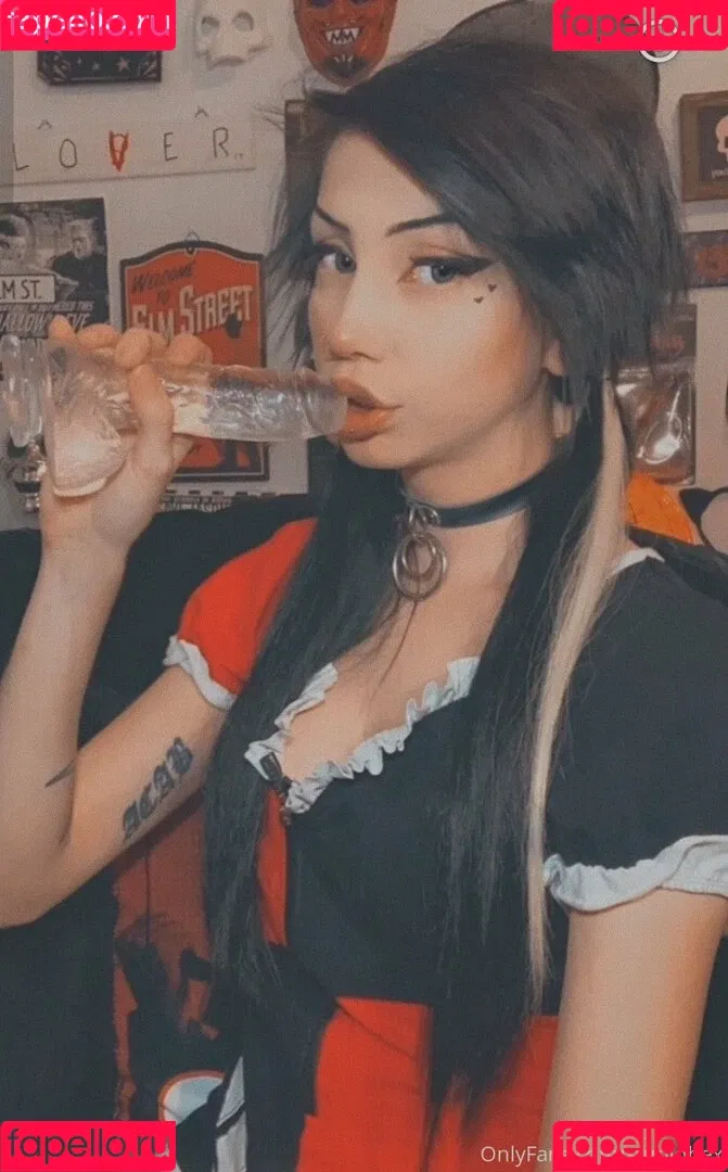 chrryghxst / thehungryghxst Onlyfans Photo Gallery 