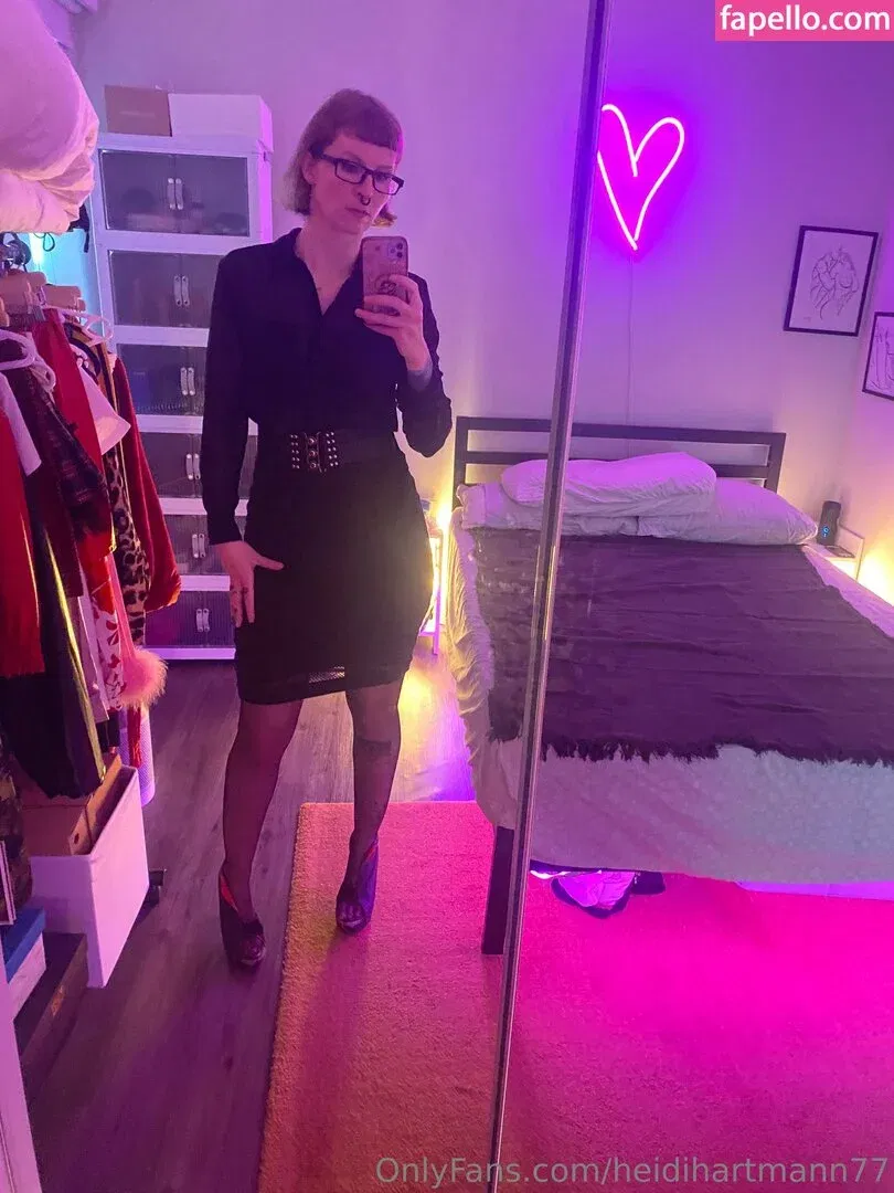 heidihartmann77 / hhartmanart Onlyfans Photo Gallery 