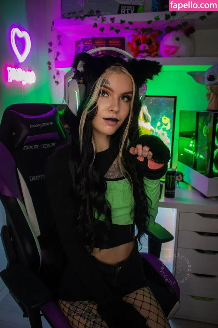 Vickysteez Onlyfans Photo Gallery 