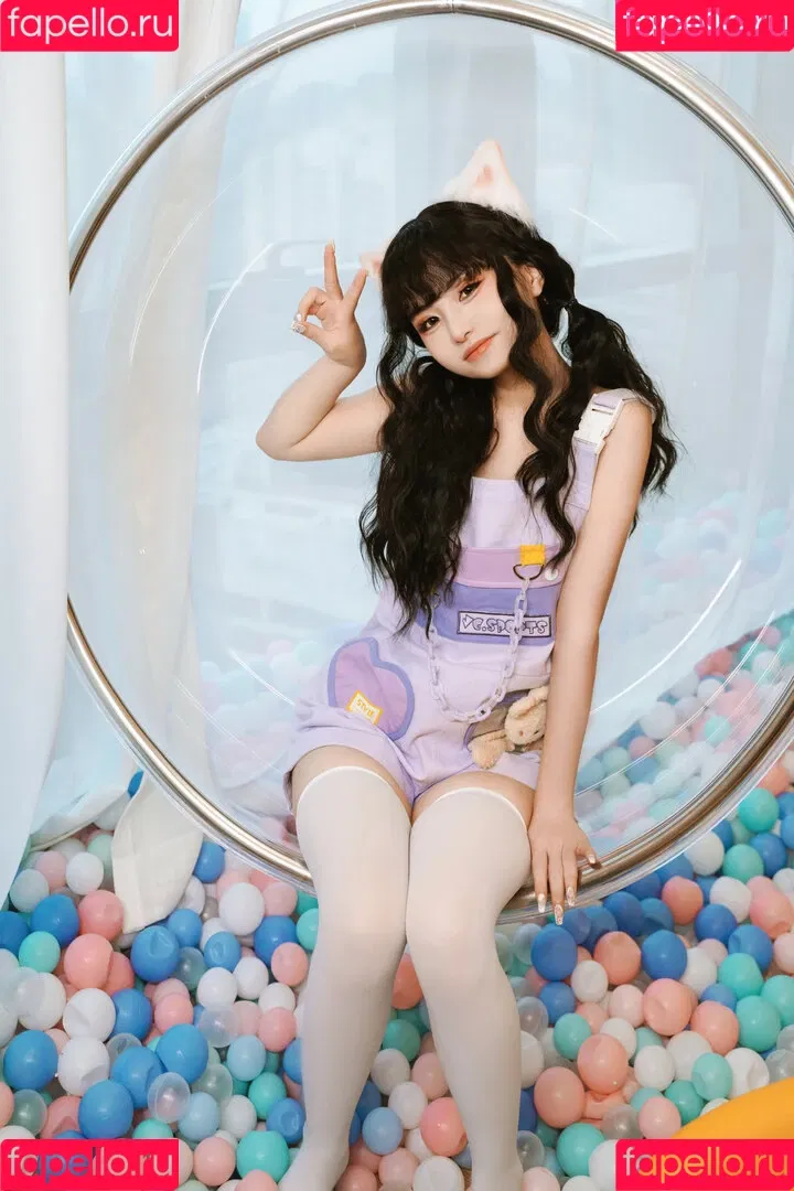 kumicho_cat / nekokoyoshi / nekososto / 喵小吉 / 爆机少女 喵小吉 Onlyfans Photo Gallery 