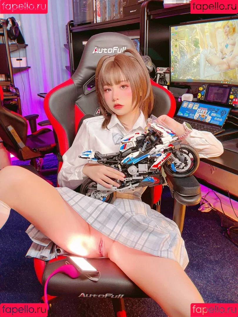 kumicho_cat / nekokoyoshi / nekososto / 喵小吉 / 爆机少女 喵小吉 Onlyfans Photo Gallery 
