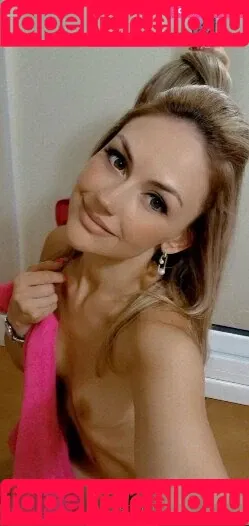 Kim Moor / _HornyBaby_ / kim_moor / kimberlinajm Onlyfans Photo Gallery 