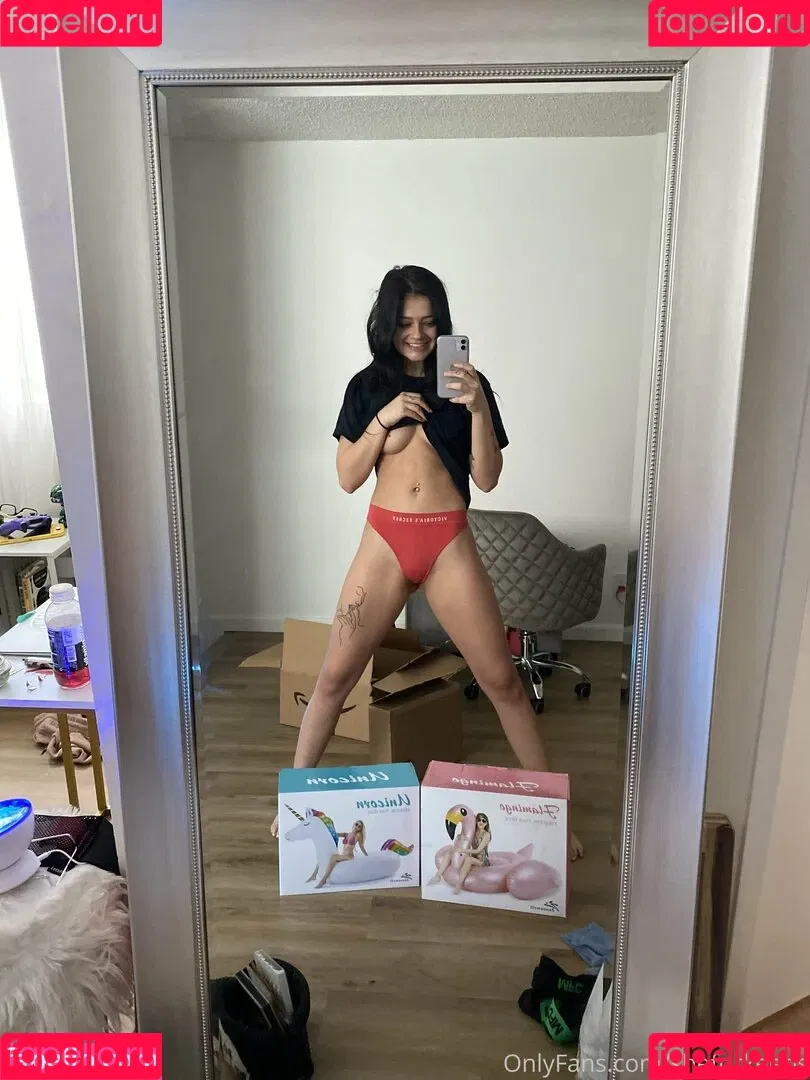 ryan reid / she.for.keeps / sheforkeeps Onlyfans Photo Gallery 
