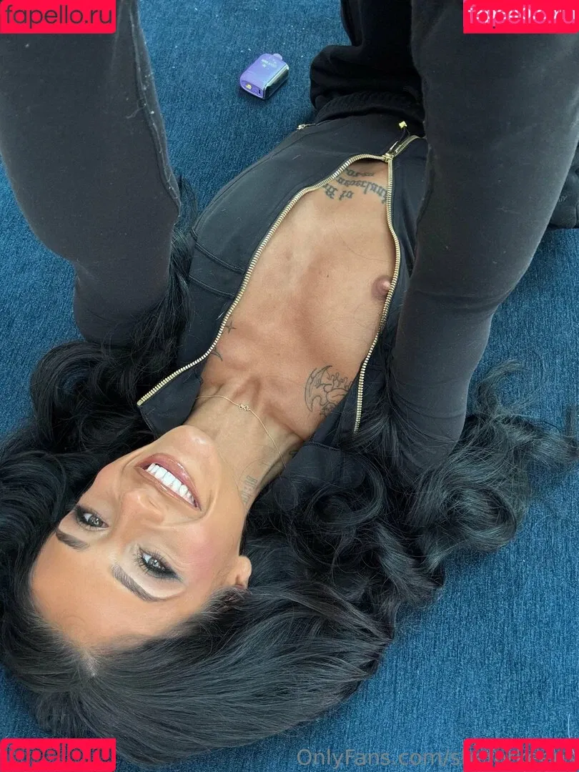 ryan reid / she.for.keeps / sheforkeeps Onlyfans Photo Gallery 