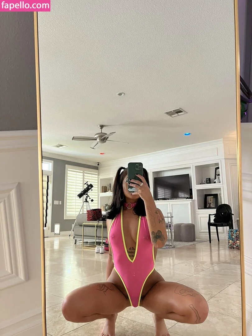 ryan reid / she.for.keeps / sheforkeeps Onlyfans Photo Gallery 