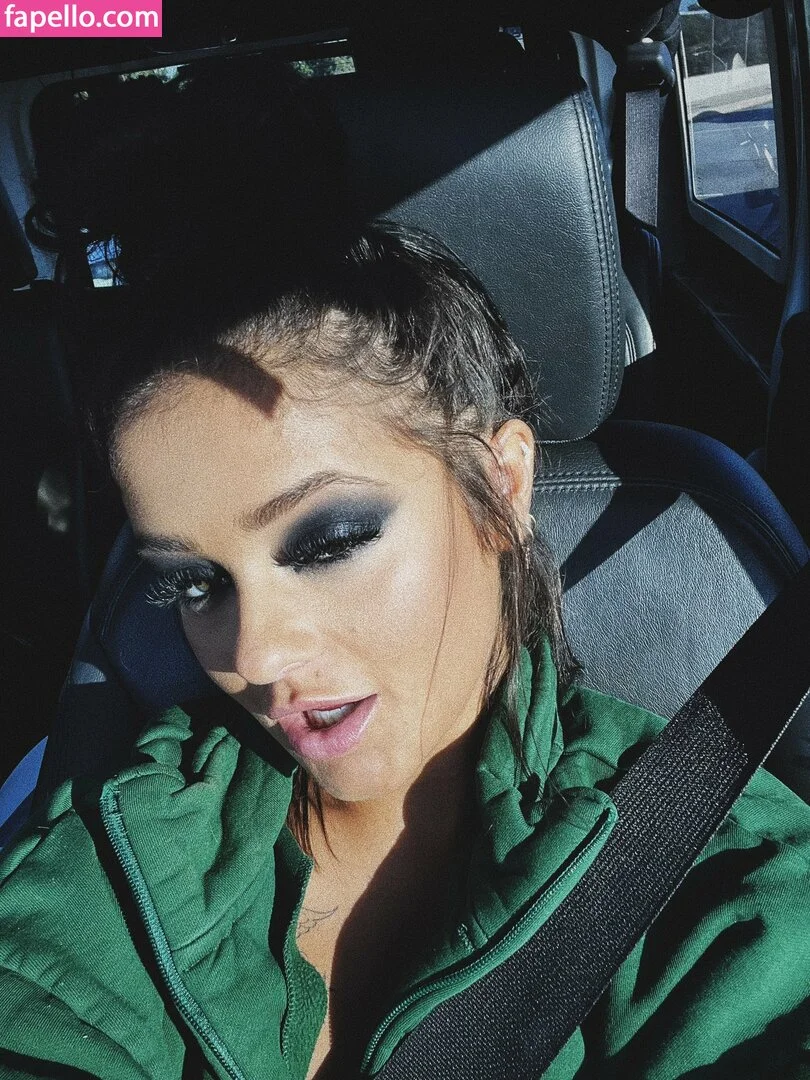 ryan reid / she.for.keeps / sheforkeeps Onlyfans Photo Gallery 