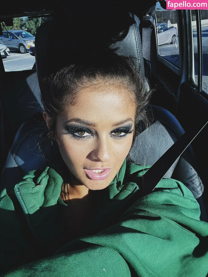 ryan reid / she.for.keeps / sheforkeeps Onlyfans Photo Gallery 