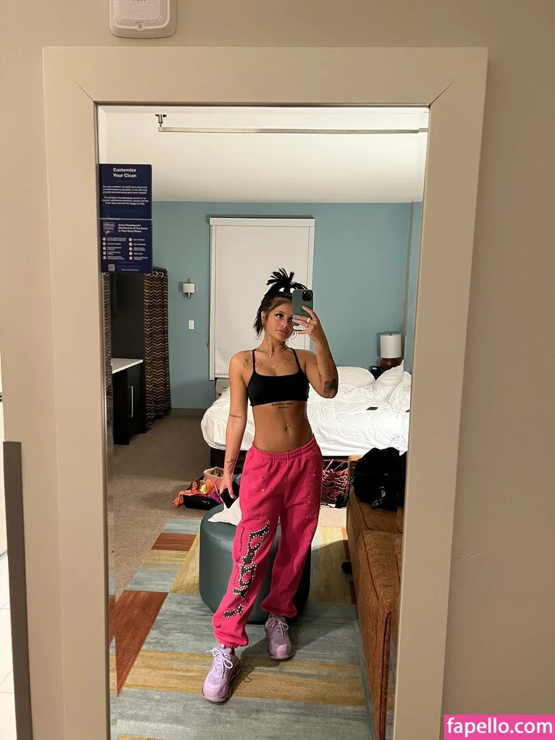 ryan reid / she.for.keeps / sheforkeeps Onlyfans Photo Gallery 