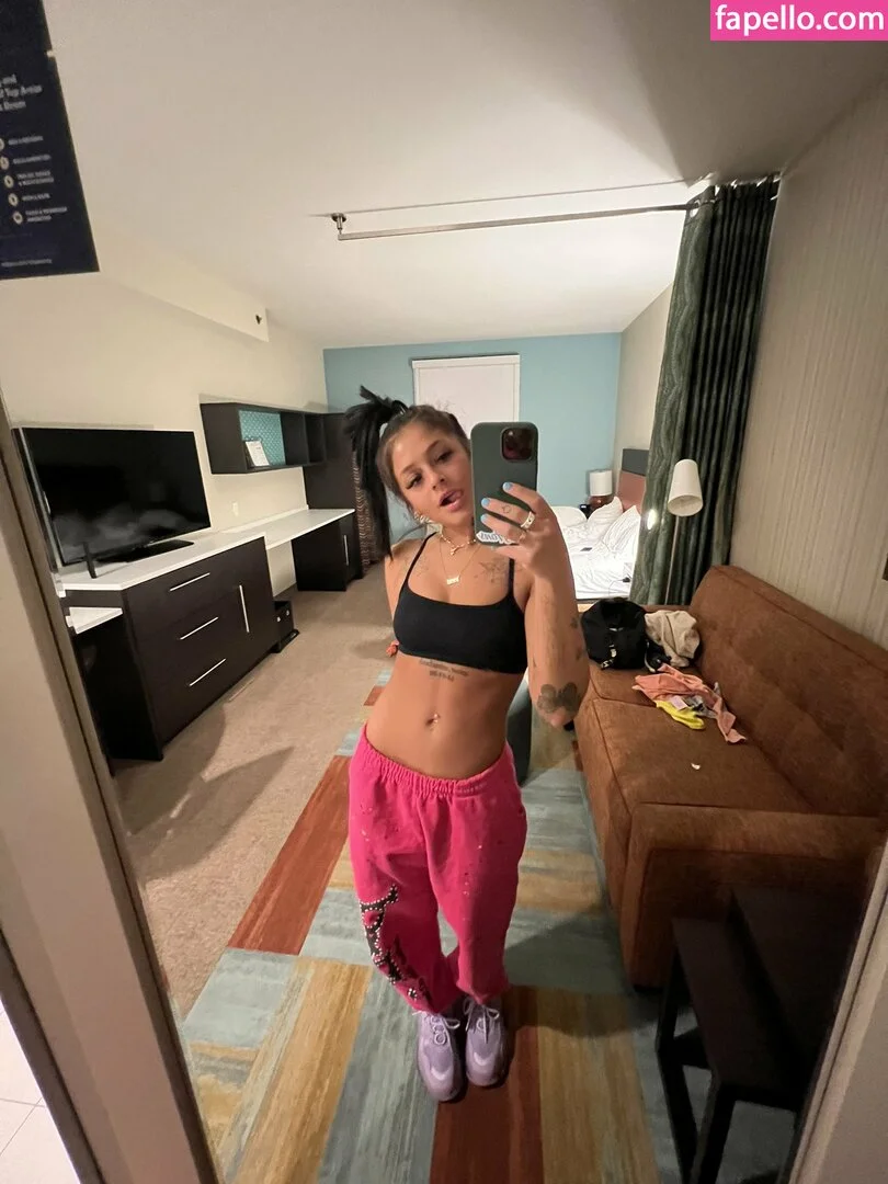 ryan reid / she.for.keeps / sheforkeeps Onlyfans Photo Gallery 