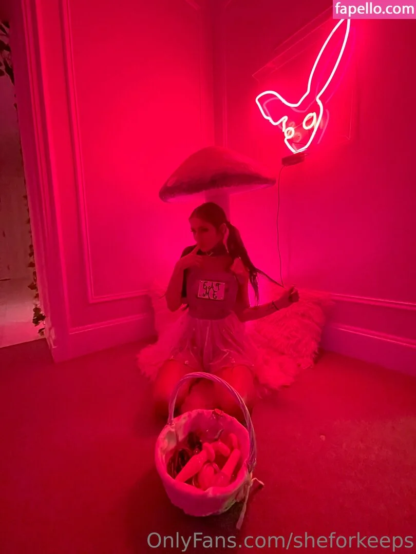 ryan reid / she.for.keeps / sheforkeeps Onlyfans Photo Gallery 