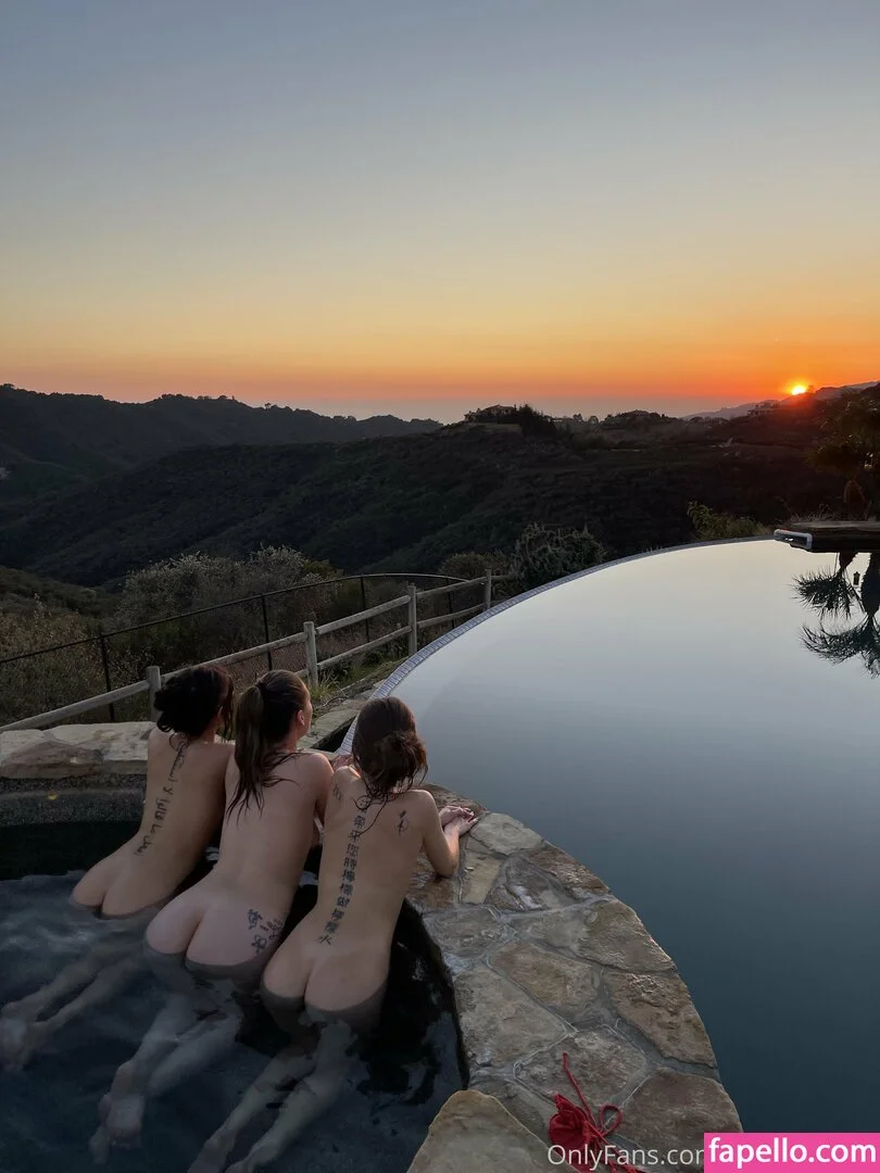 ryan reid / she.for.keeps / sheforkeeps Onlyfans Photo Gallery 