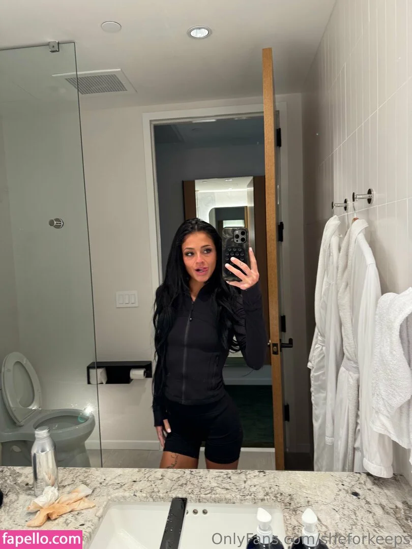 ryan reid / she.for.keeps / sheforkeeps Onlyfans Photo Gallery 