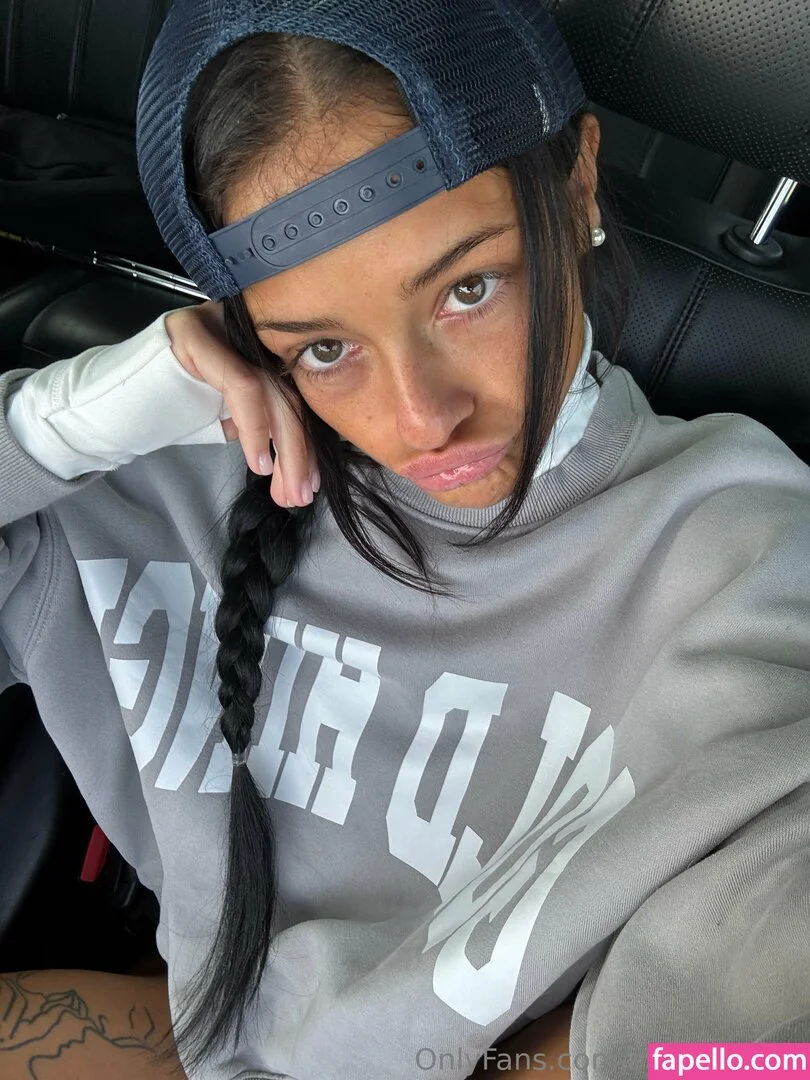 ryan reid / she.for.keeps / sheforkeeps Onlyfans Photo Gallery 