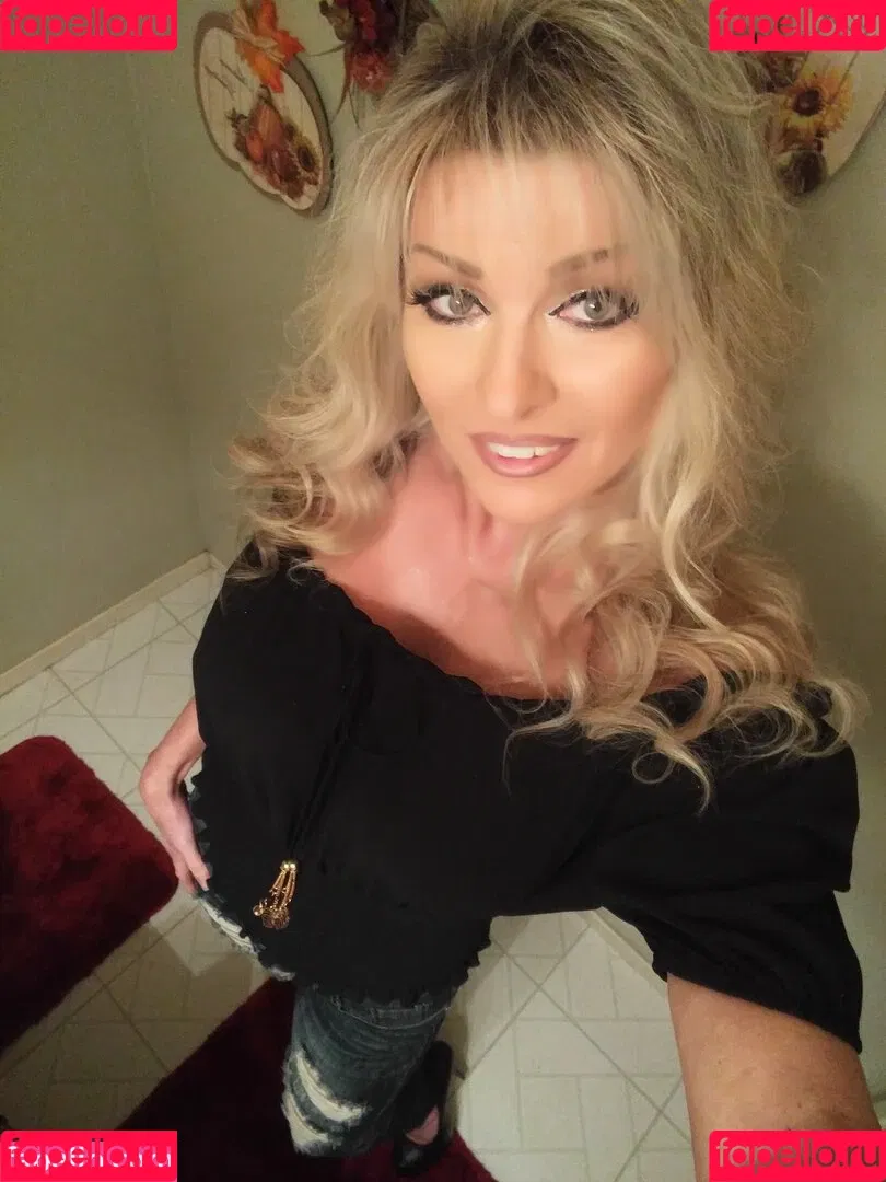 Major Gunns / Tylene Buck / TyleneBuckXXX / thetylenebuck / tylene__buck Onlyfans Photo Gallery 