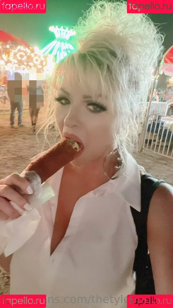 Major Gunns / Tylene Buck / TyleneBuckXXX / thetylenebuck / tylene__buck Onlyfans Photo Gallery 