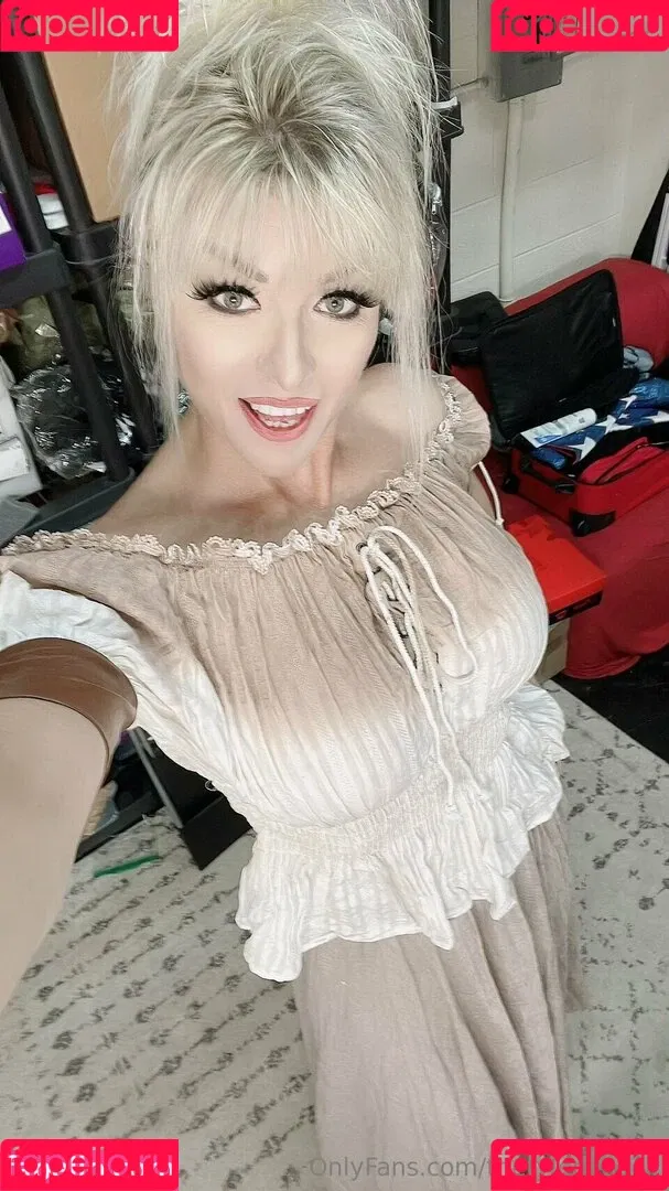 Major Gunns / Tylene Buck / TyleneBuckXXX / thetylenebuck / tylene__buck Onlyfans Photo Gallery 