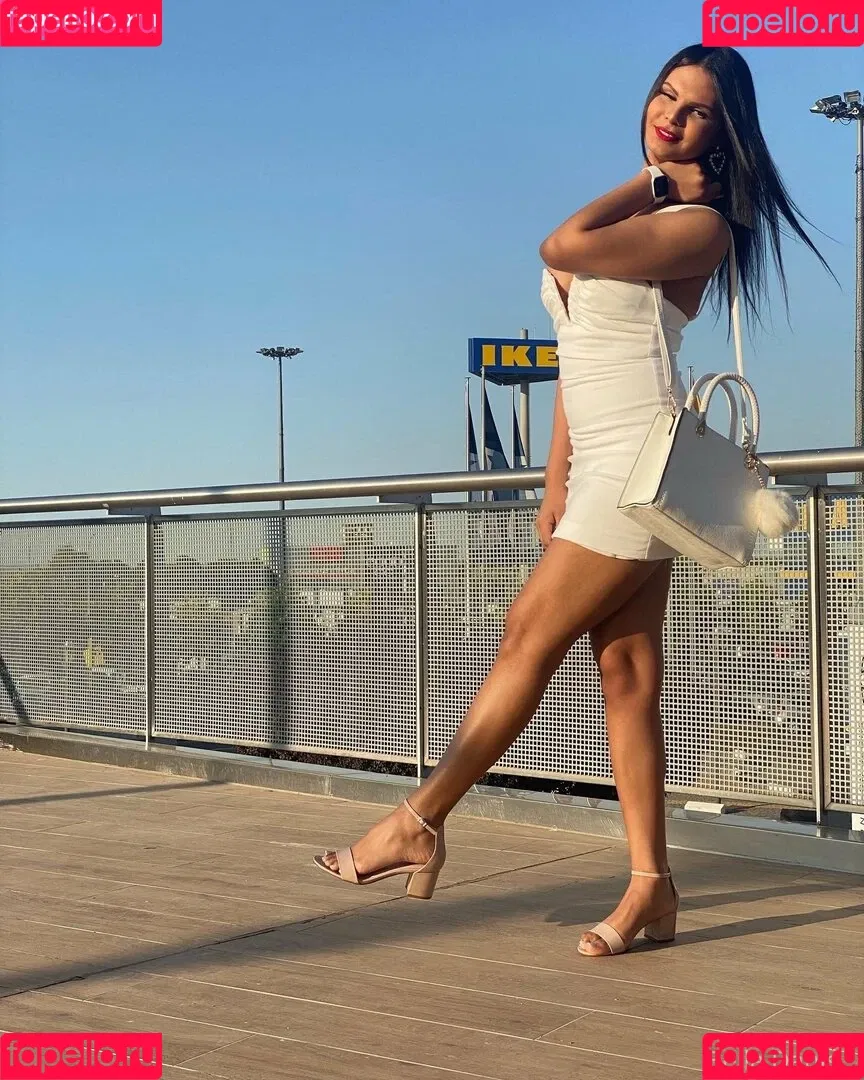 bellaabby25 / bellapussy25 Onlyfans Photo Gallery 